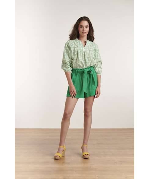 23053 | Short