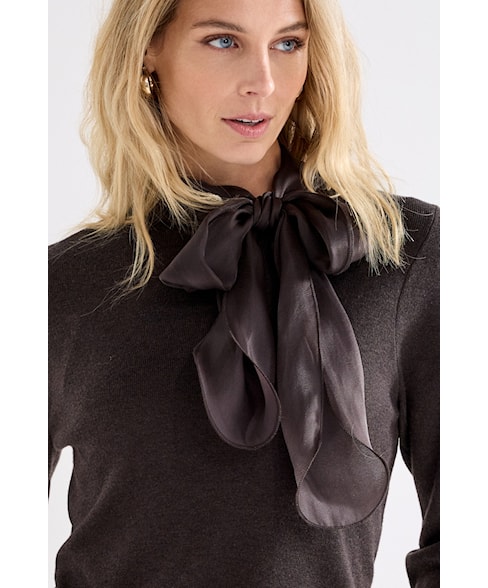 c01-22-601 | Pull Scarf