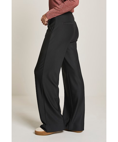 220206 | Broek Mira