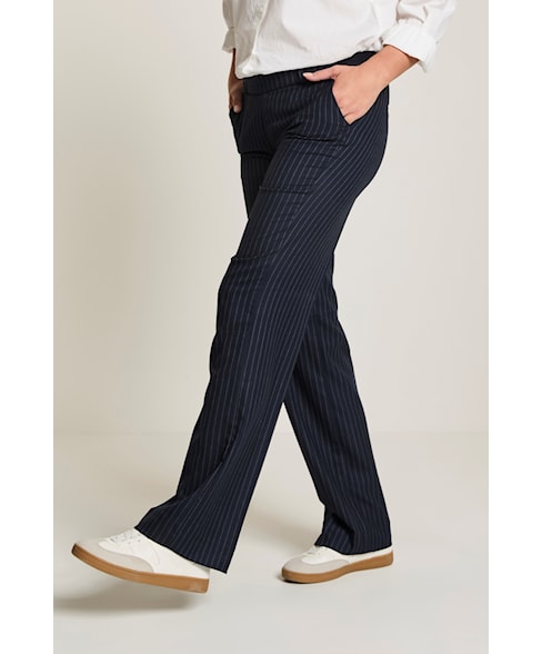 232122 | Broek Hannah