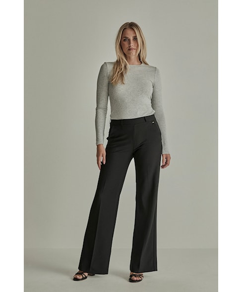 220206 | Broek Mira