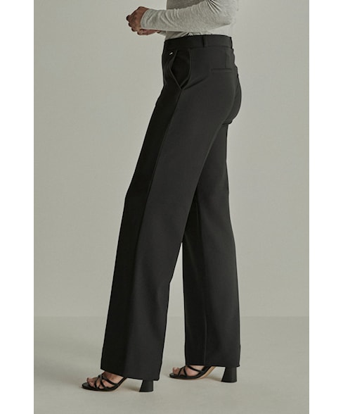 220206 | Broek Mira