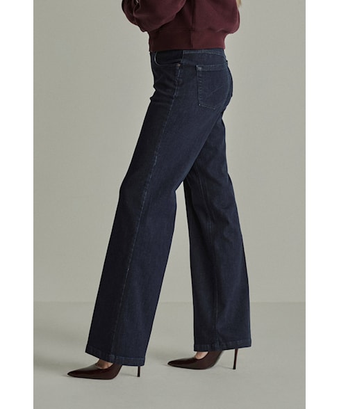 266136 | Broek Eve